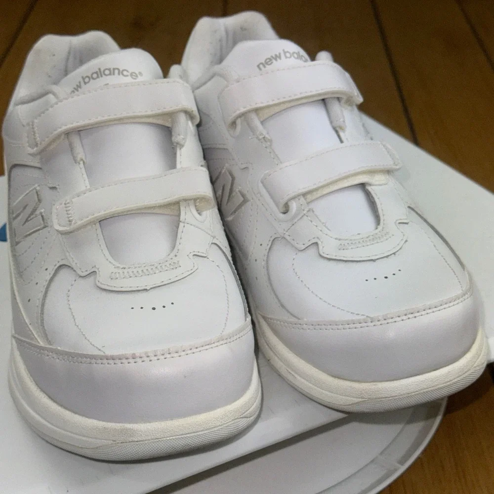 New Balance 577 White‎ Leather Hook and Loop Walking Shoes WW577VW Womens 9 D